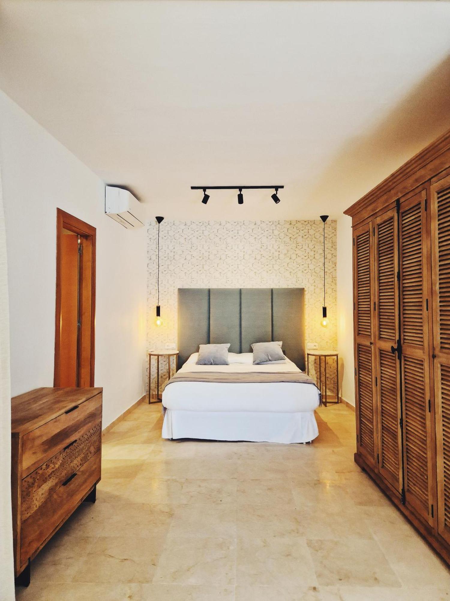 Plaza Naranjos Apartment